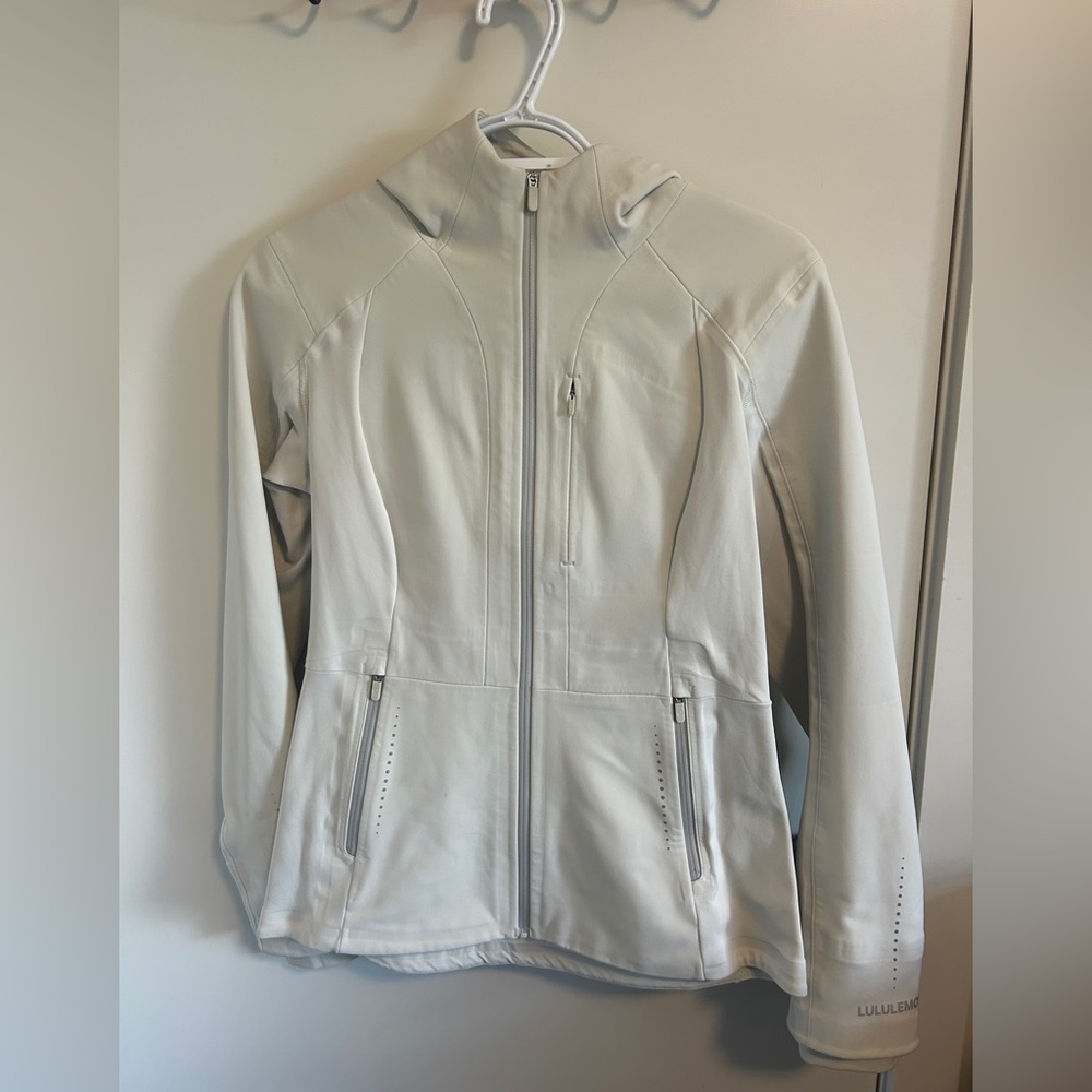 Lululemon cross-chill jacket